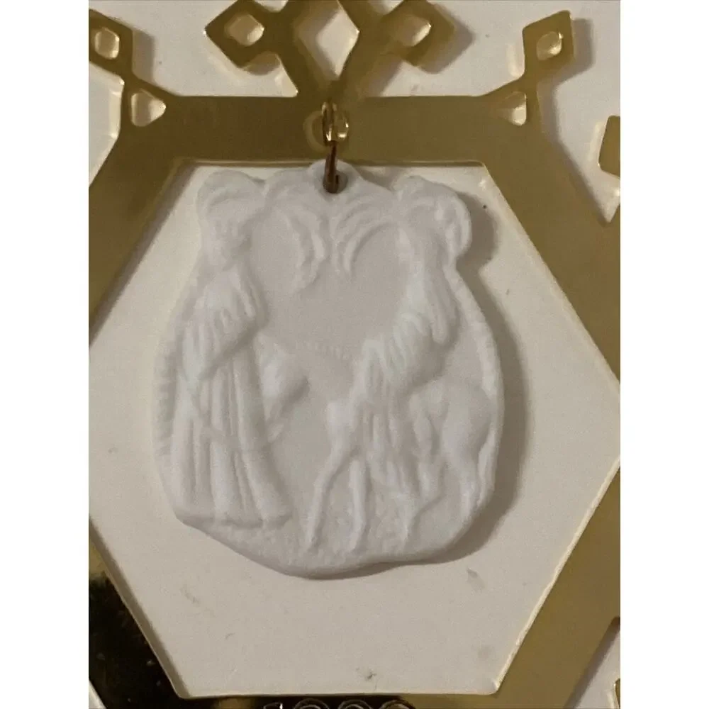 1990 Hallmark Keepsake Ornament Greatest Story Collector's Series Nativity Scene